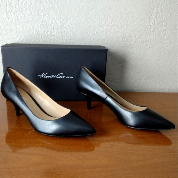 Women's Kenneth Cole Mirror Me Kitten Heeled Pumps - Picture 3 of 9